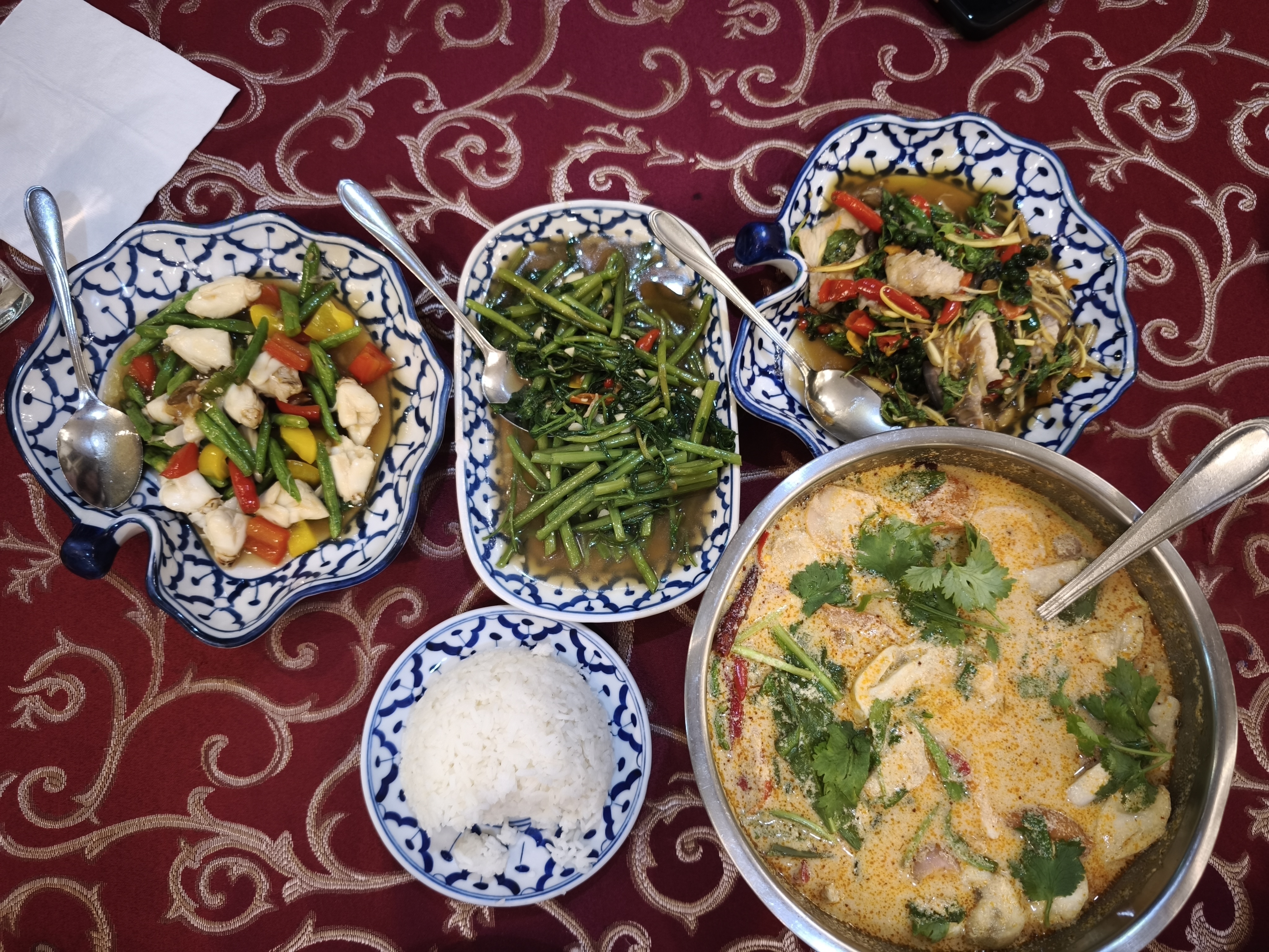 A spread of authentic Thai dishes at Krua Sa Ros Jad restaurant